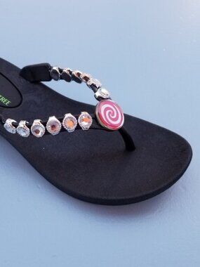 "Megan" Beautiful Crystal Flip Flops Sandals SUPER COMFY Sizes 6, 7, 8, 9 & 10